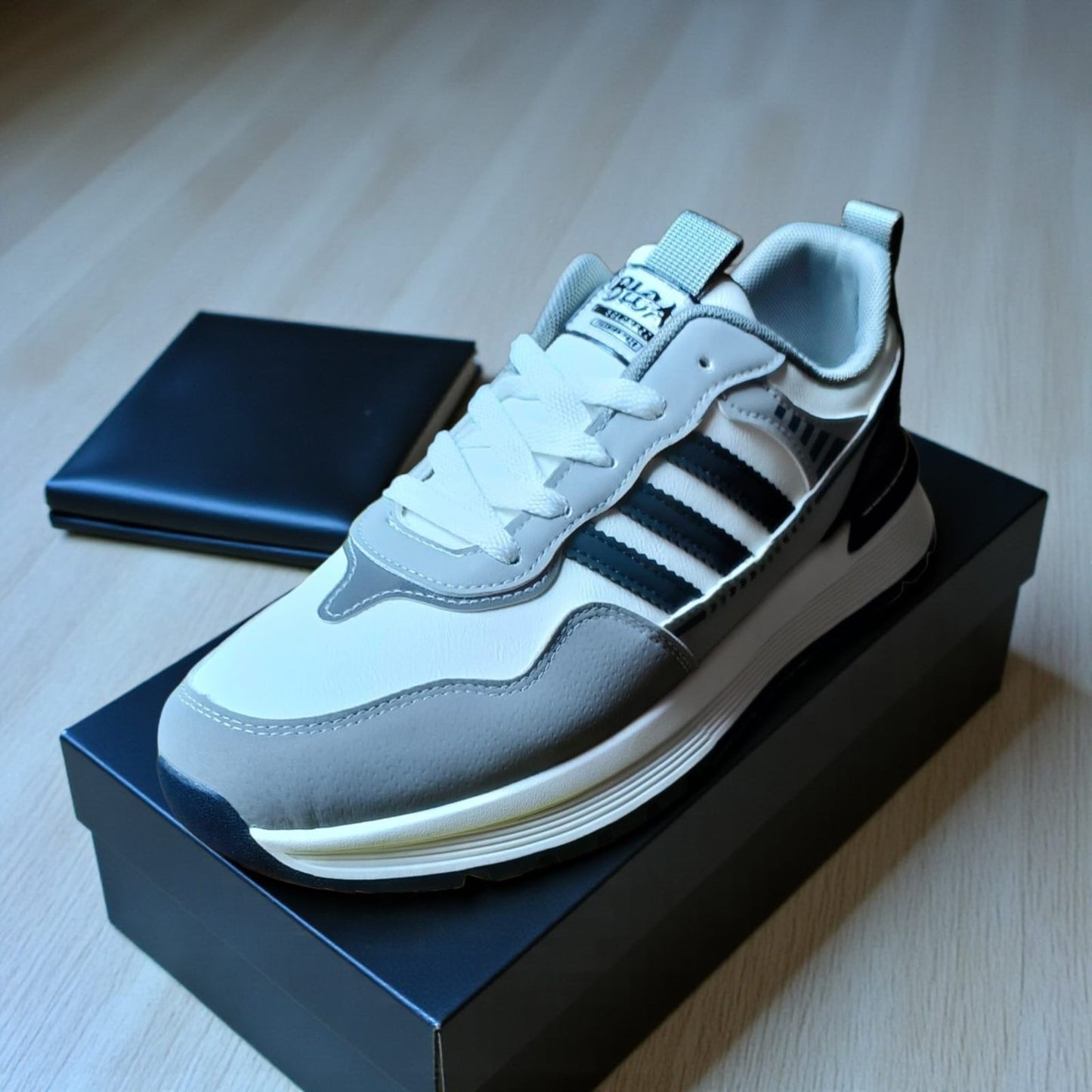 Men sneakers with stripes (Beige,Grey,Black)